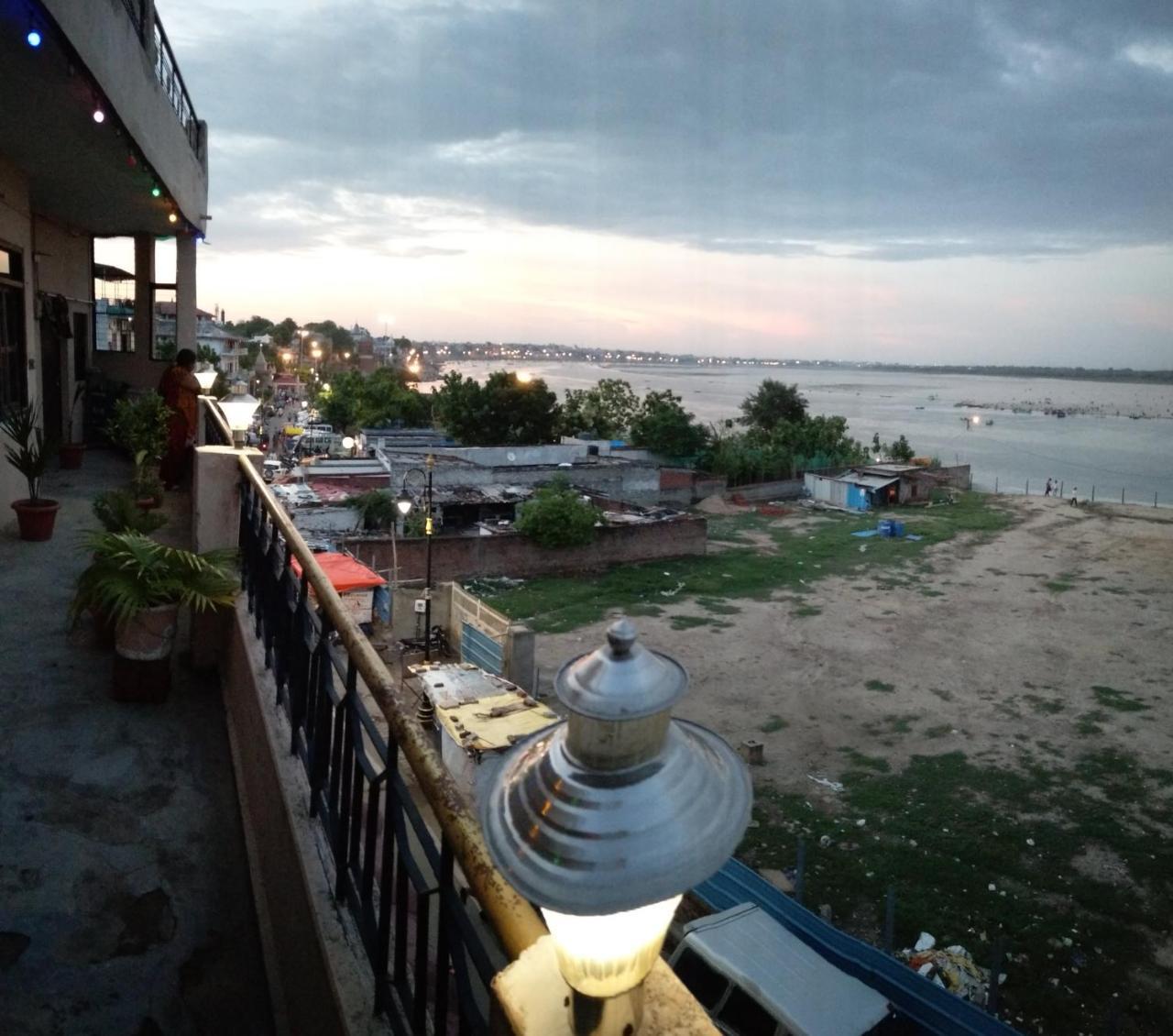 Ganga Paying Guest House Varanasi Exteriör bild